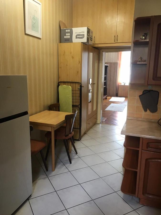 Cozy Flat At Stadionok M Station 부다페스트 외부 사진